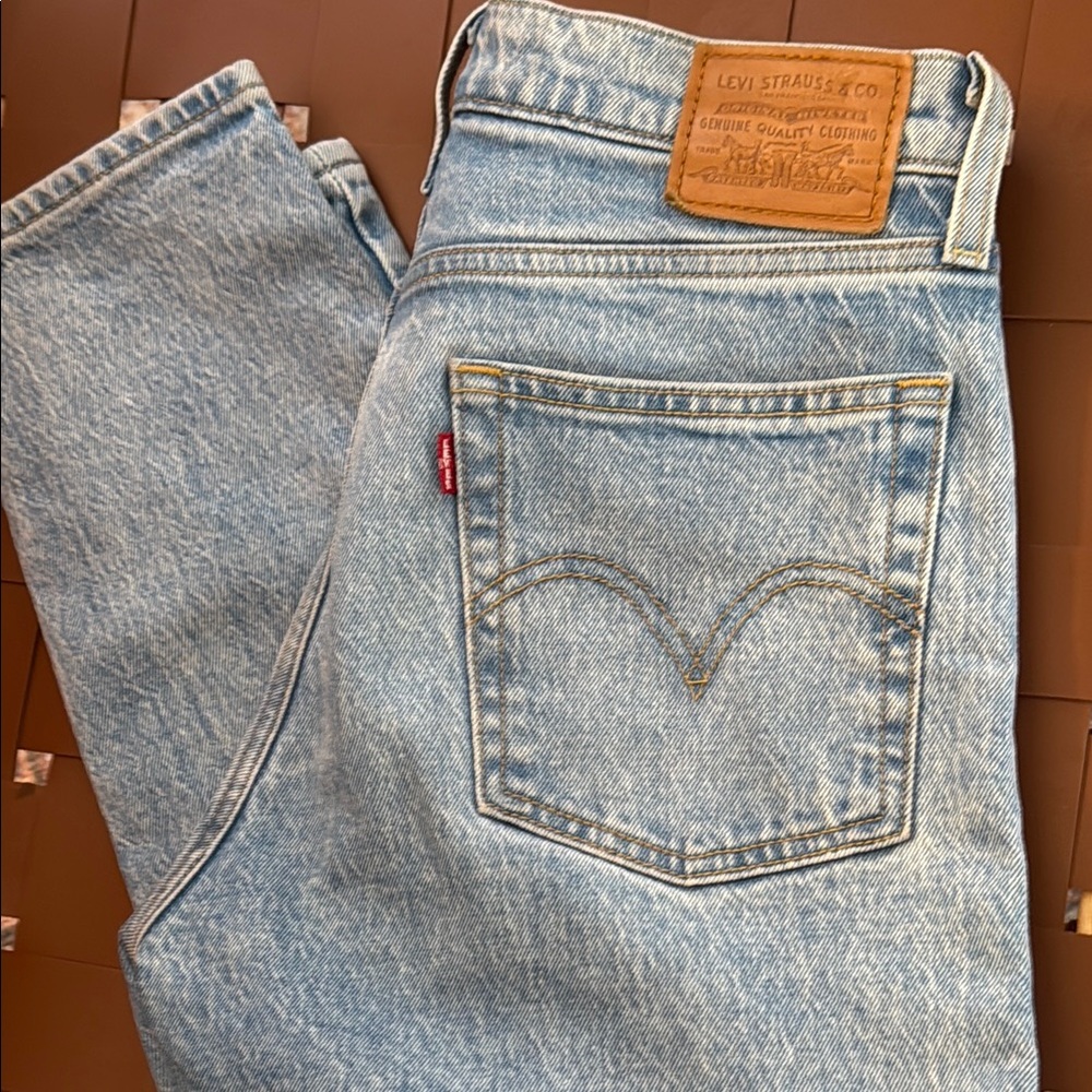 Levi size 26 Wedge